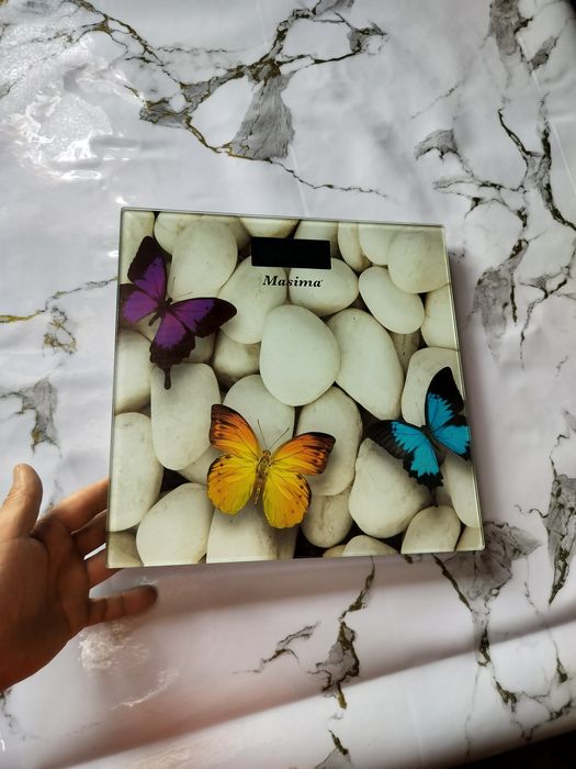 Весы напольные новые электронные