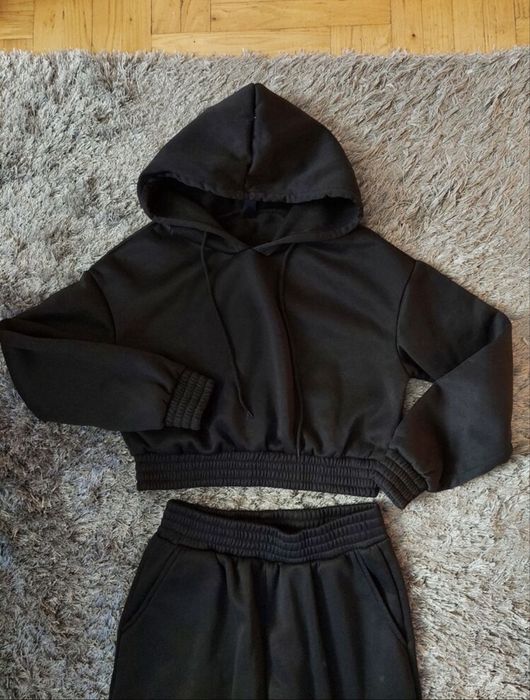 Черен ватиран екип