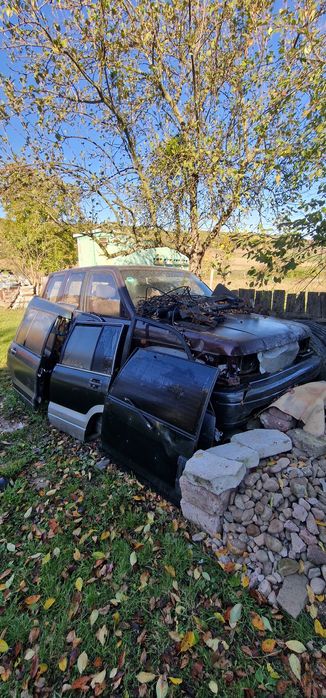 Vand la pachet cu piese Opel monterey V6, motorul mașinii e funcțional