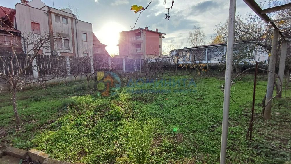 Здрава ,голяма къща в с.Велика!