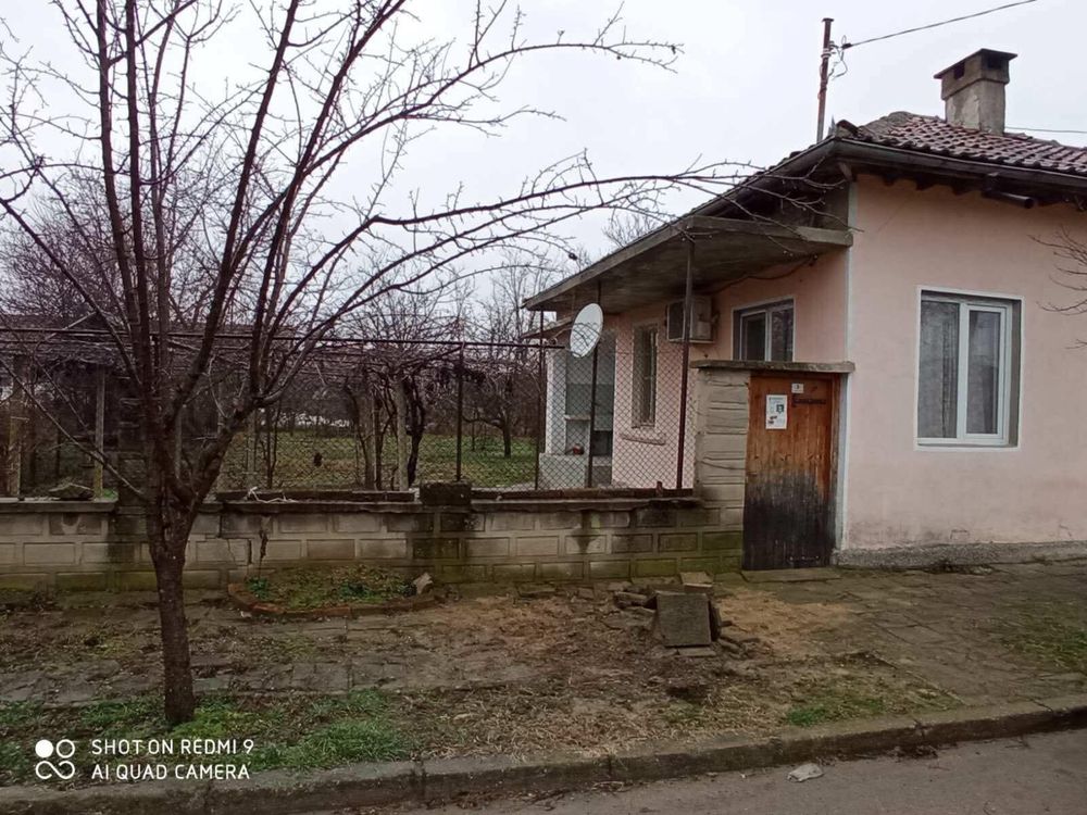 Едноетажна къща в гр. Дългопол