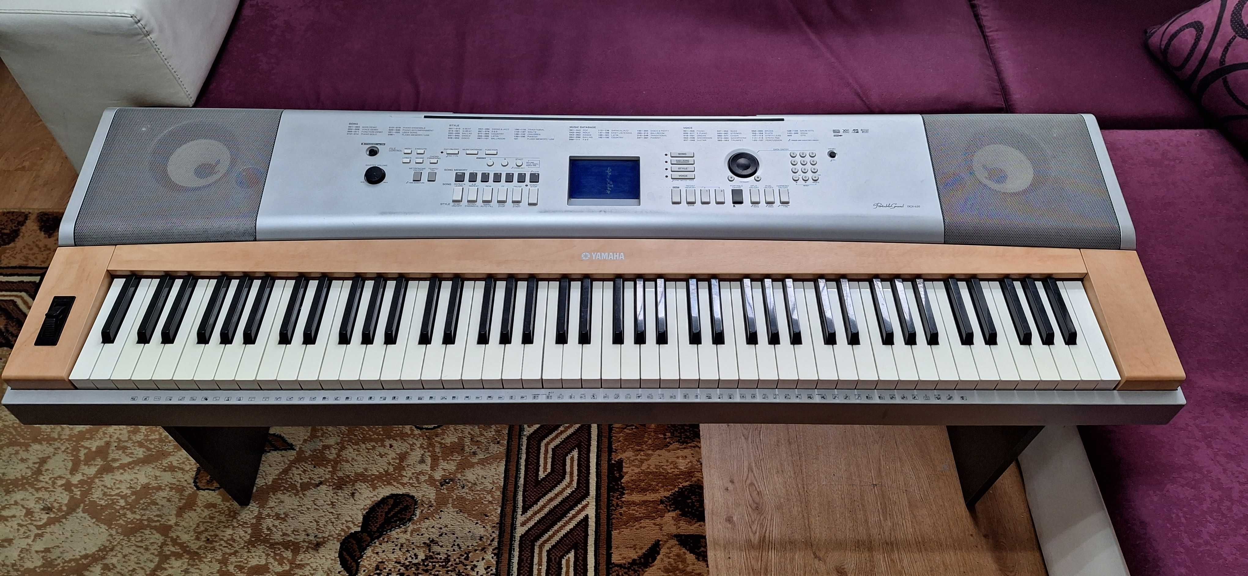 Пияно Yamaha DGX-620