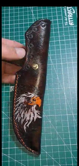 Нож и ръчно изработена кания