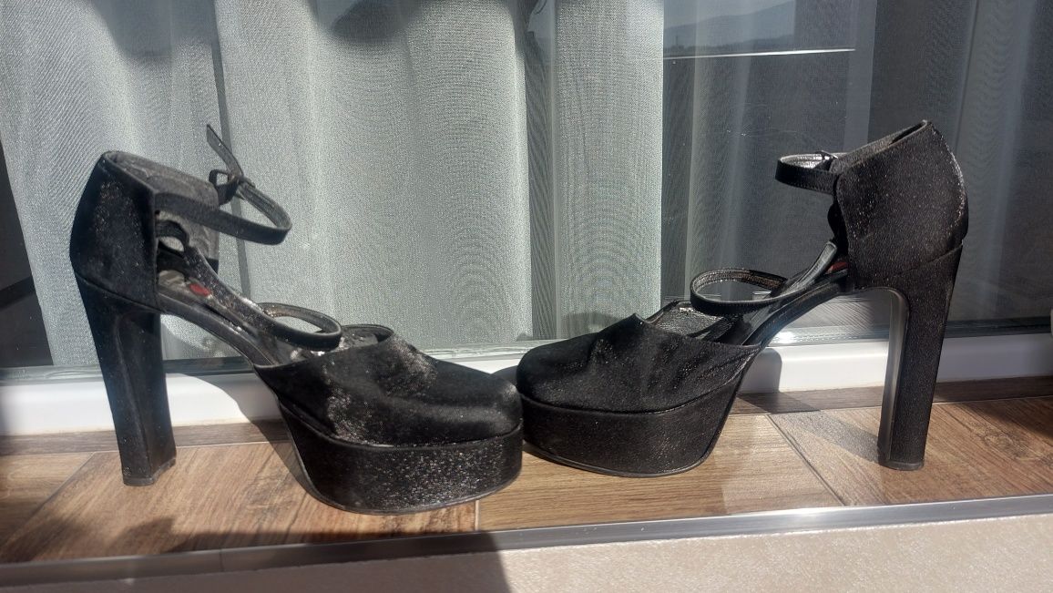 Дамски официални черни елегантни обувки за бал 39 номер(25см)