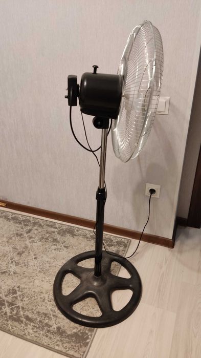 Вентилятор простой напольный