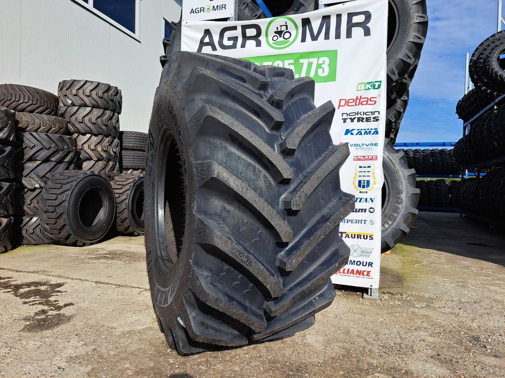 Anvelope noi COMBINA 800/65R32 BKT AGRIMAX cauciucuri radiale