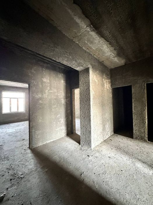 Срочно продаётся 3х -комнатная квартира коробка