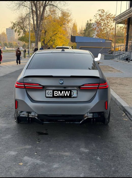 Bmw i5 35L 2024 seriy matt