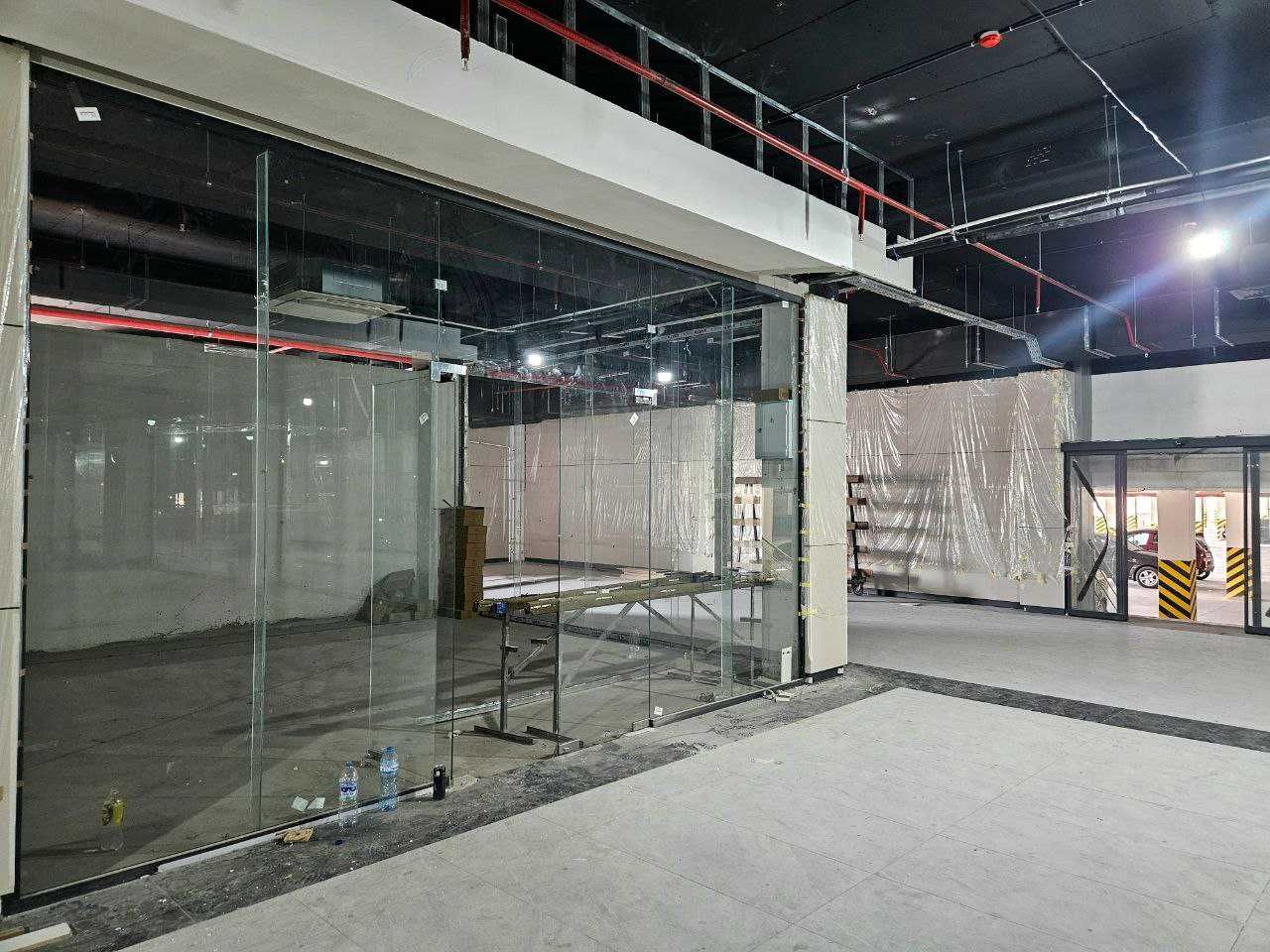 Продам в Scopus Mall магазин с кадастром