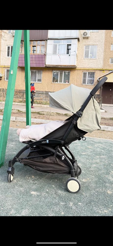 Прогулочная детская коляска