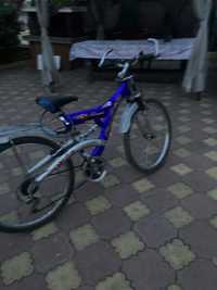 Bicicleta cu duble suspensie mtb