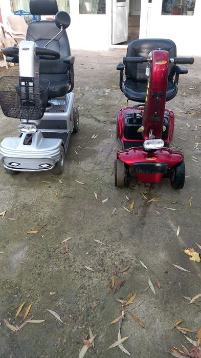 Vând cărucior  electric