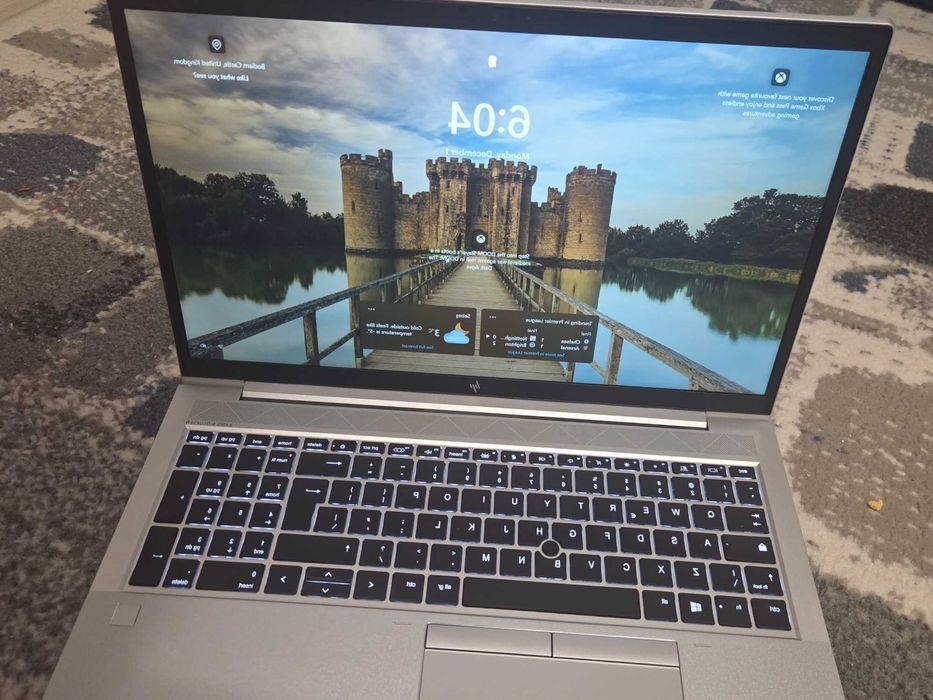 Vând laptop HP ultrabook 15" ca nou