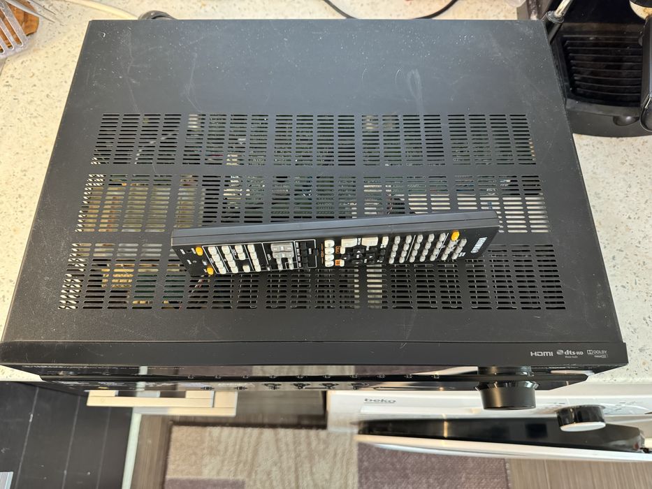 Yamaha RX-V671 resiver