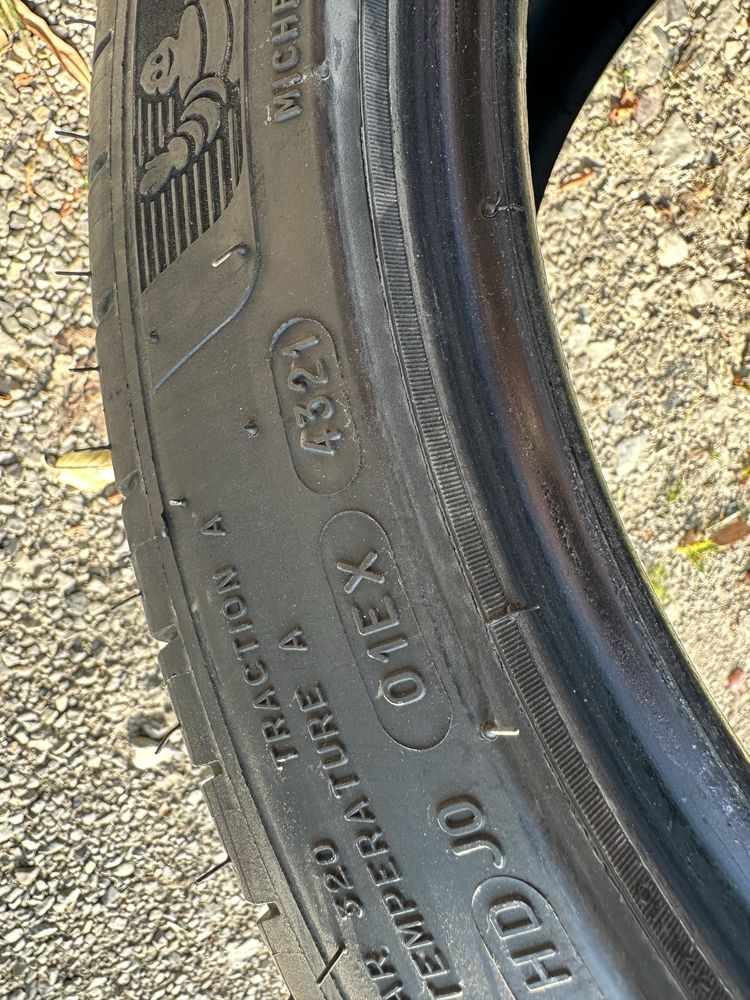 Продавам Michelin Pilot Sport 4 ZP * 255/40/18 BMW хомологация