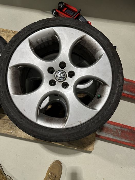 джанти 17 VW оригинални с летни гуми Dunlop sport maxx 215/40/17