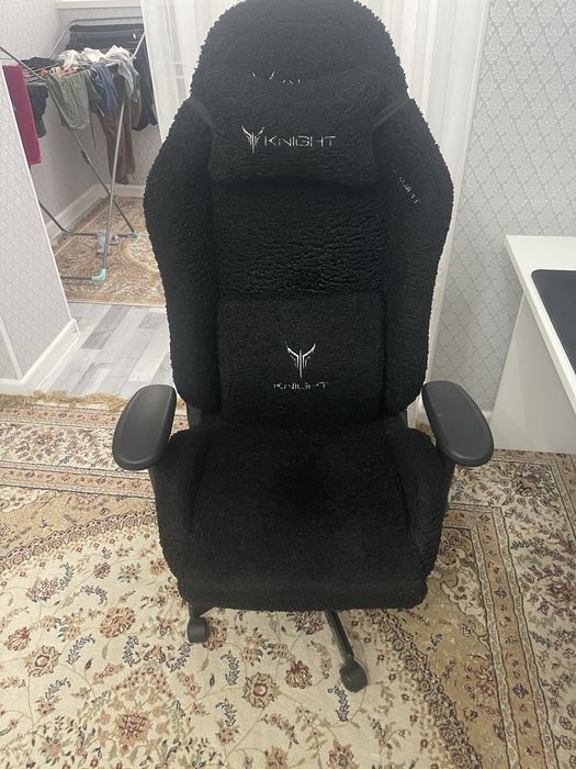 Игровое компьютерное кресло