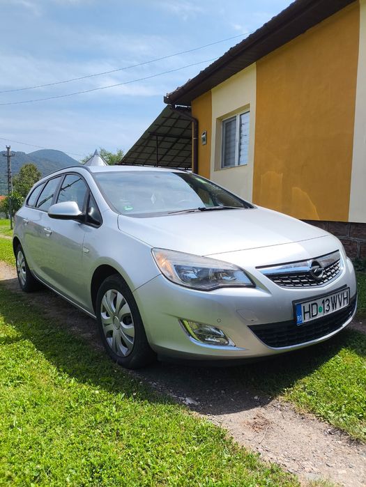 Opel Astra J 1,7 diesel