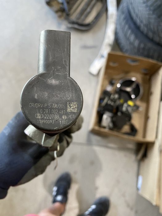 Rampa injectoare Bmw 2.0 d euro 4 0445214030