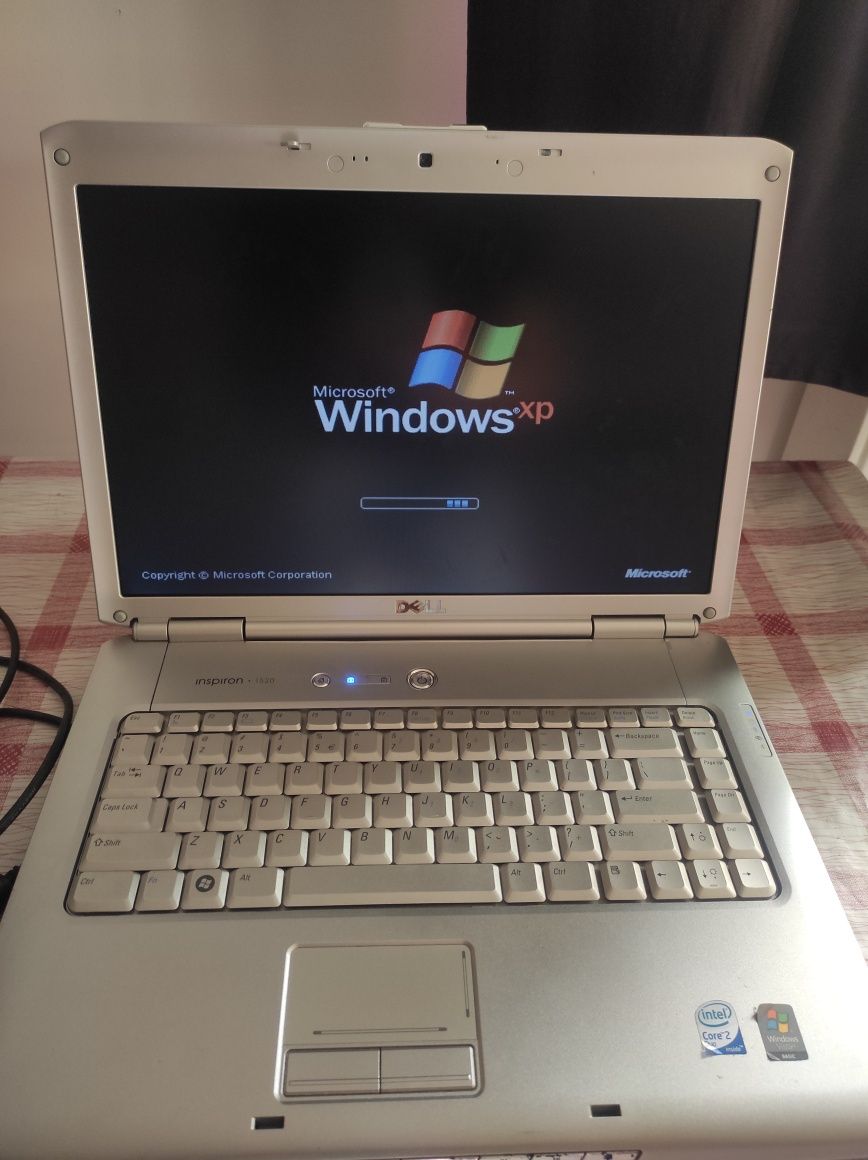 Laptop DOLL alb cu gri