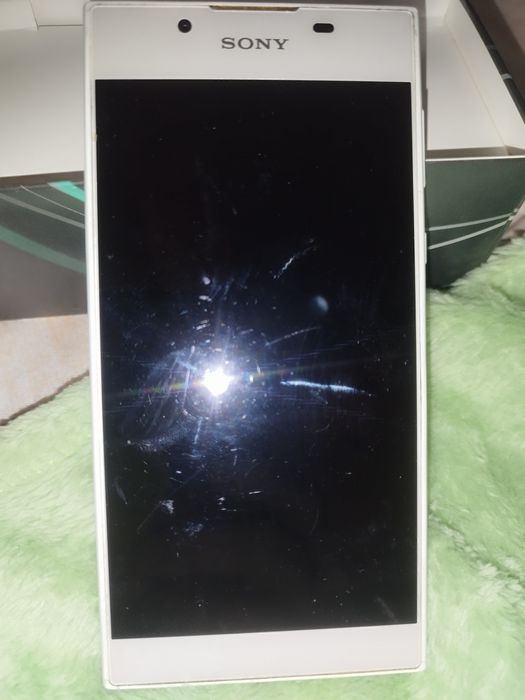 Продавам Sony Xperia L1