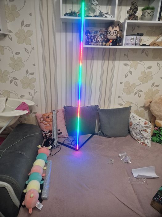 RGB подови пури Grundig 140 см.