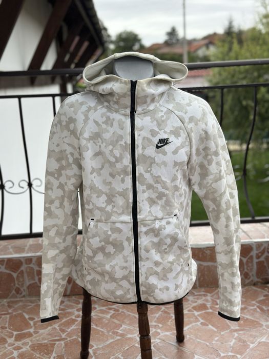 Nike tech fleece white camo top Оригинално! CJ5975-121