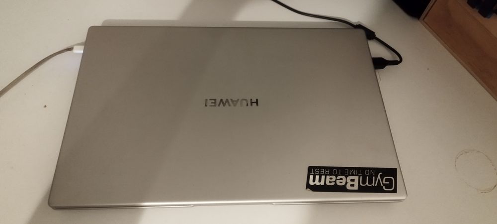 Huawei mate book d15 laptop de birou