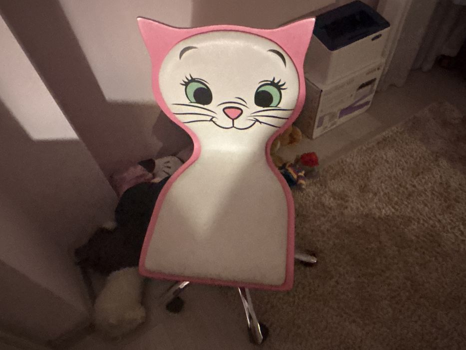 Vand scaun de birou fete