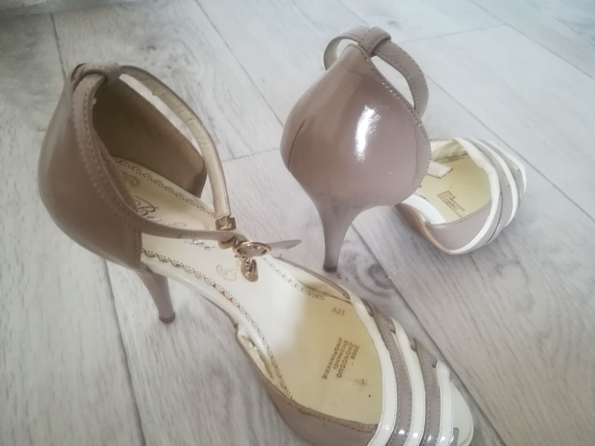 Классическая женская обувь, Натуральная кожа производства Турция.
