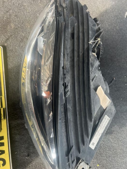 Фар за Mercedes Glc W253 X253 Обикновен с две счупени уши оригинален