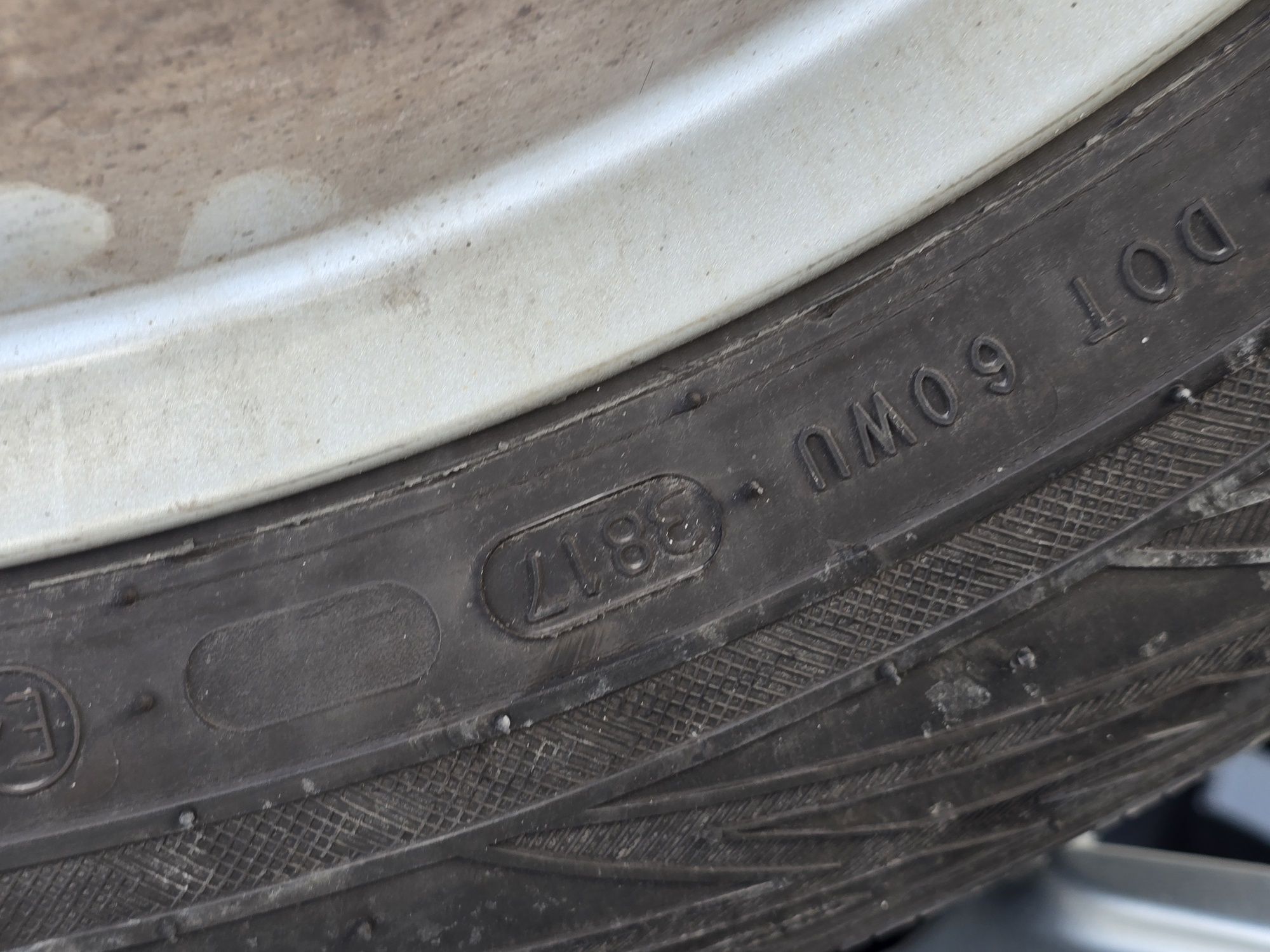4 Броя 235/55/19 Nokian 2x6mm 2x5,6mm