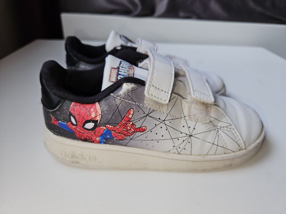 Маратонки Adidas със Spiderman, 27 номер