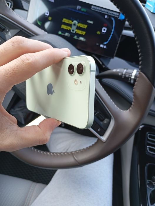 Айфон 12 в отличном состоянии