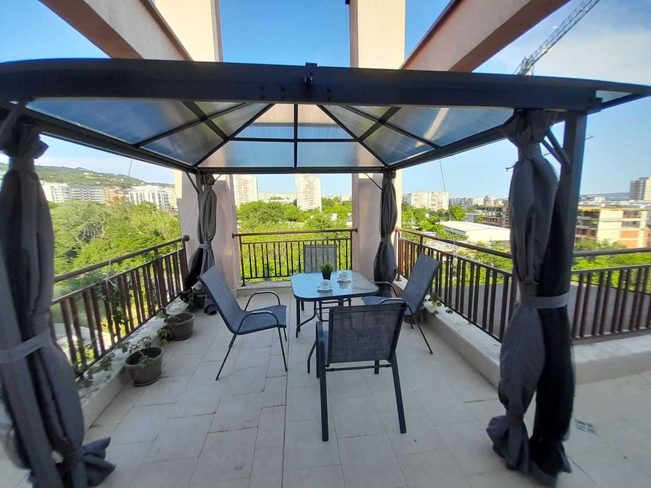 Двустаен апартамент с панорамна тераса и паркомясто