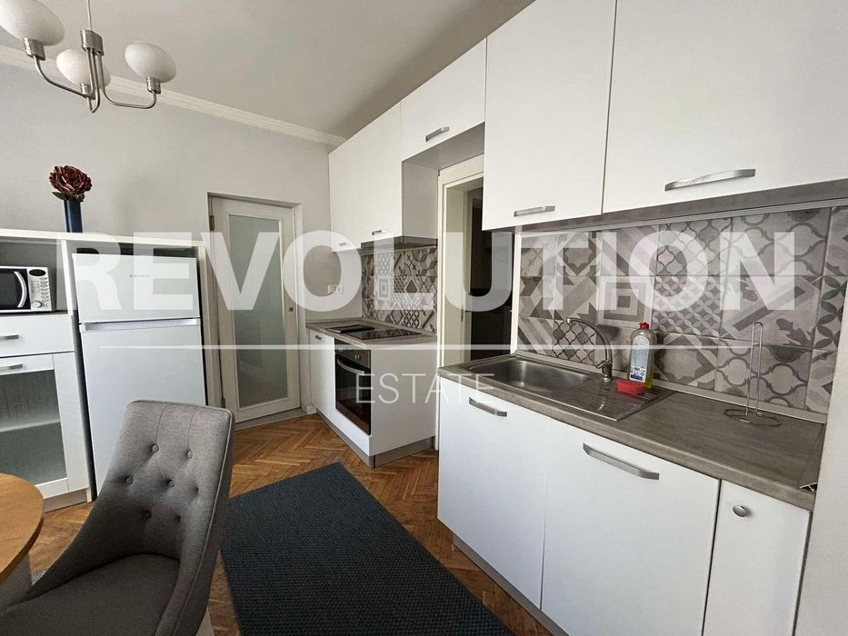 Дава се под наем Двустаен апартамент в Варна, Център - 55 кв.м за 450 € - Снимка #4