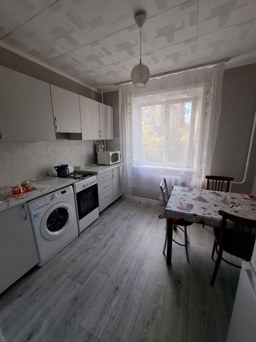 3х комнатная,2 этаж, 67 квадратов, 19 мкр, НОВАЯ ПЛАНИРОВКА.