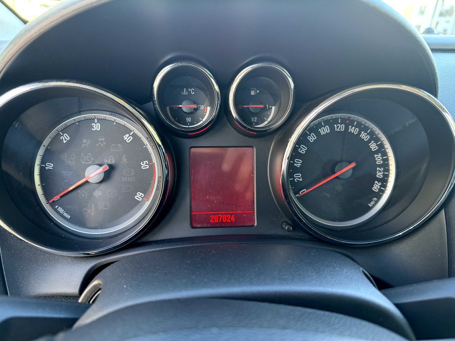 Opel Astra J 1.7 diesel 2011 2750€€€