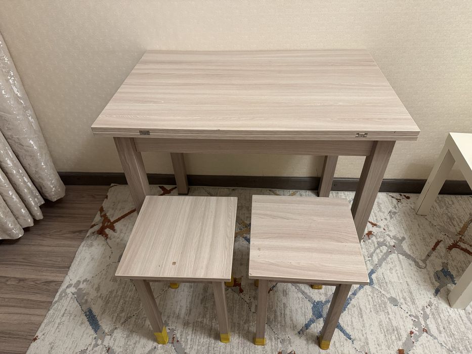 Продам кухонный стол