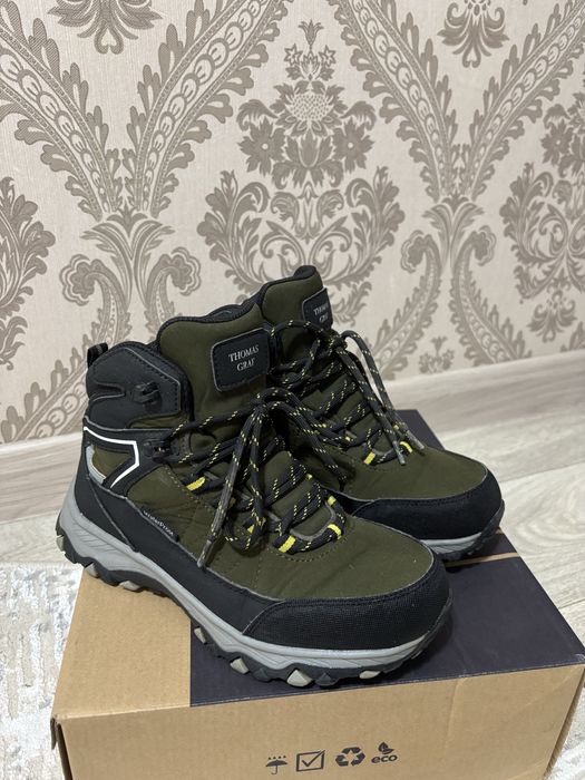 Продам ботинки детские осень-весна