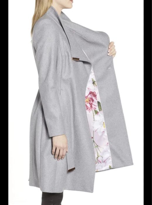 Ново палто Ted Baker , размер М/2