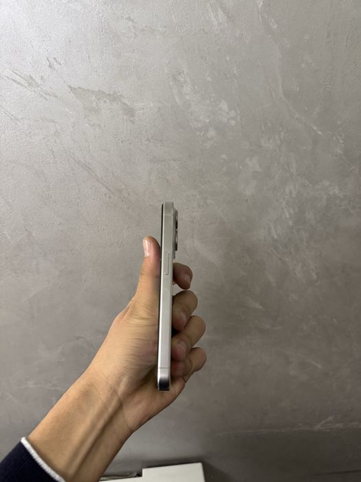 Iphone 15 pro 128 gb/82