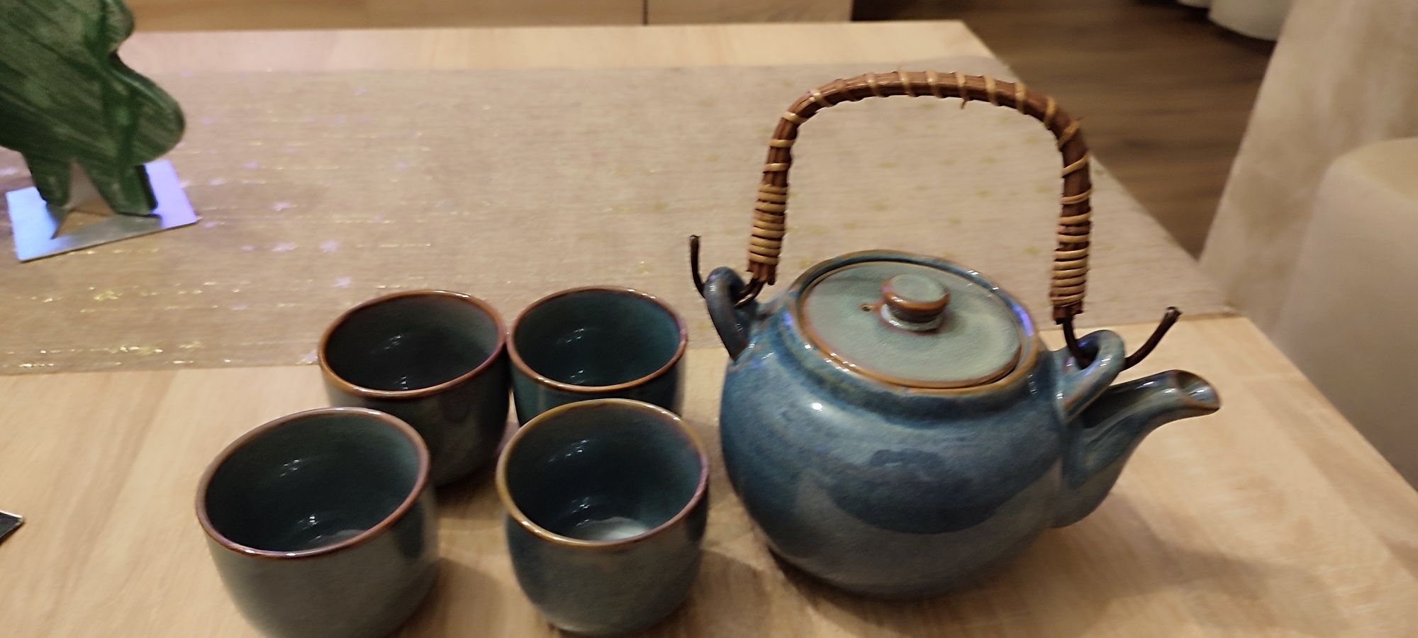 Комплект чайник и чаши