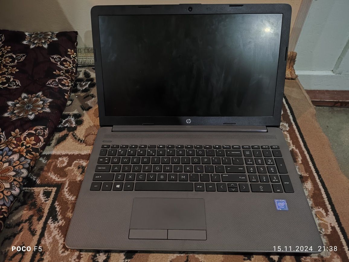 Kompyuter noutbok hp 250