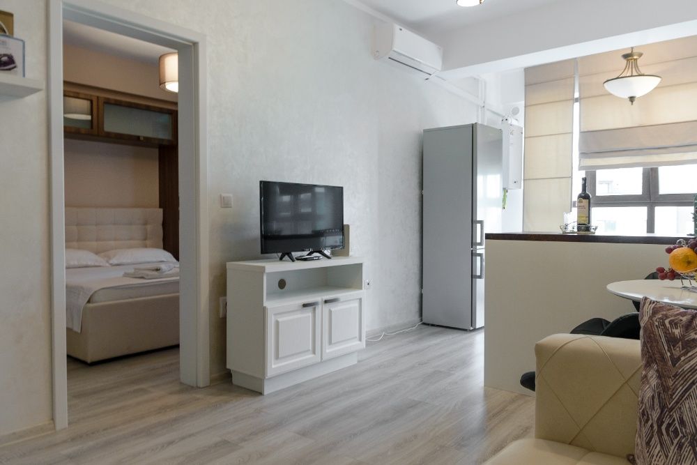 IS Regim Hotelier - Luxury Glam Apartments Palas Centru Lazar Newton