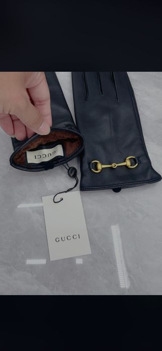 Mănuși Yves Saint Laurent, Gucci, Burberry, model 2026