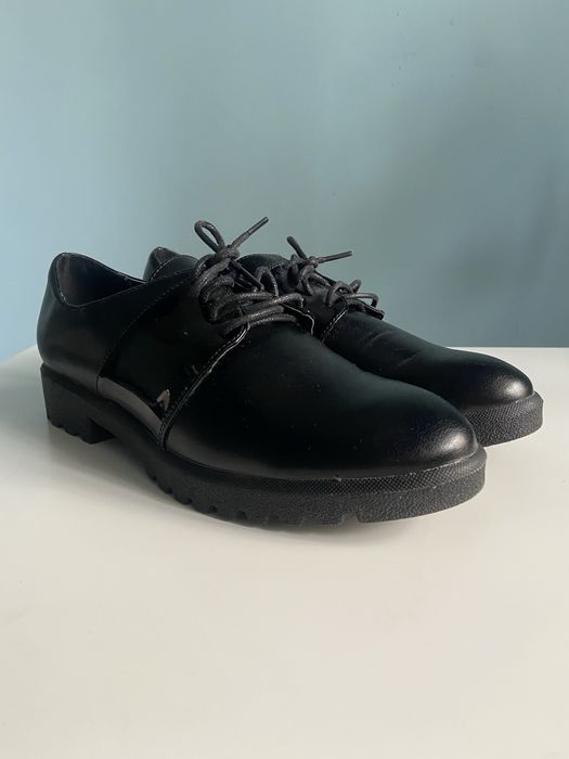 Черные кожаные лоферы, 39 размер. Новые!