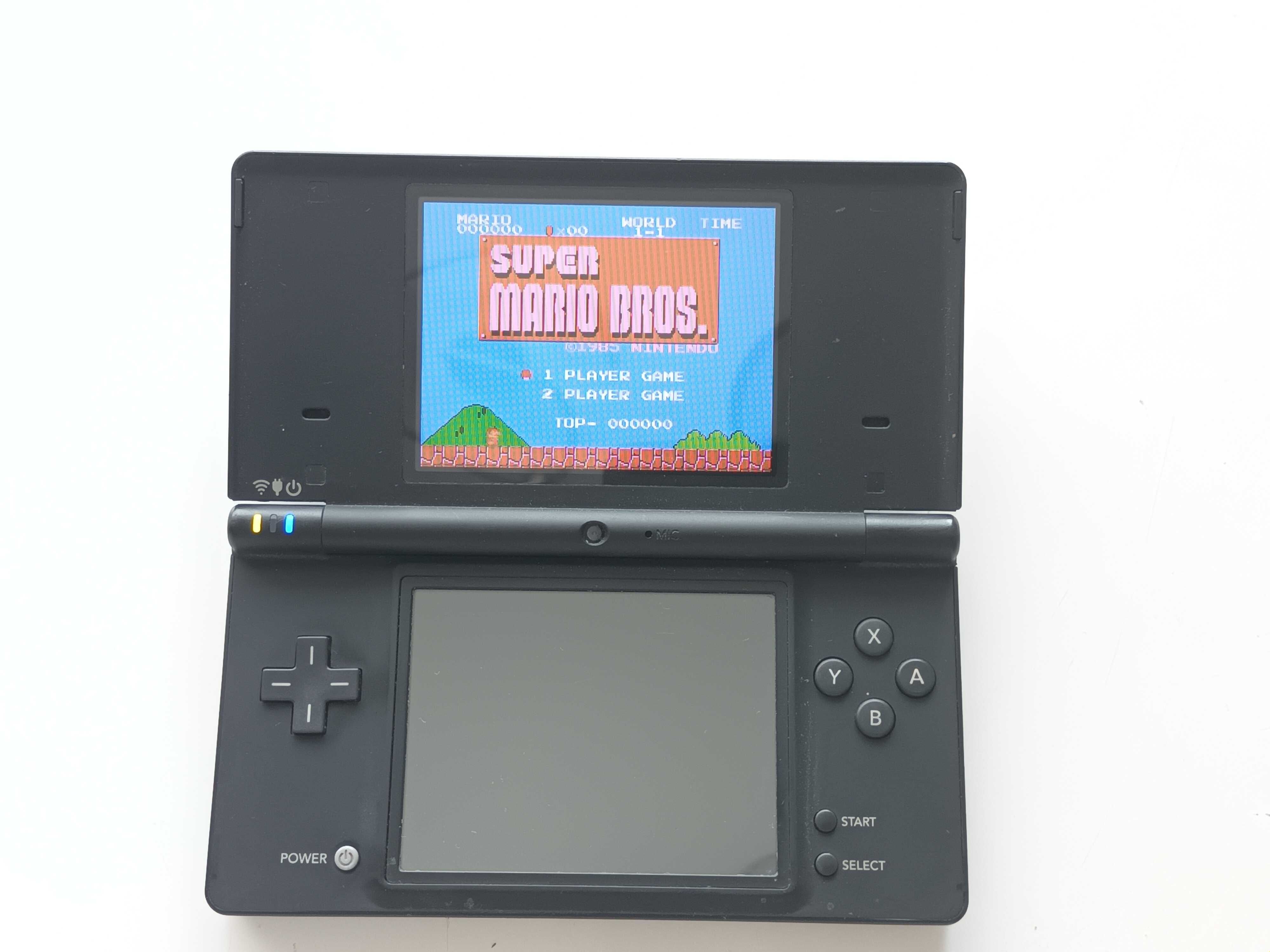 Конзола Nintendo DSi с качени много игри - Mario, Pokemon, Zelda