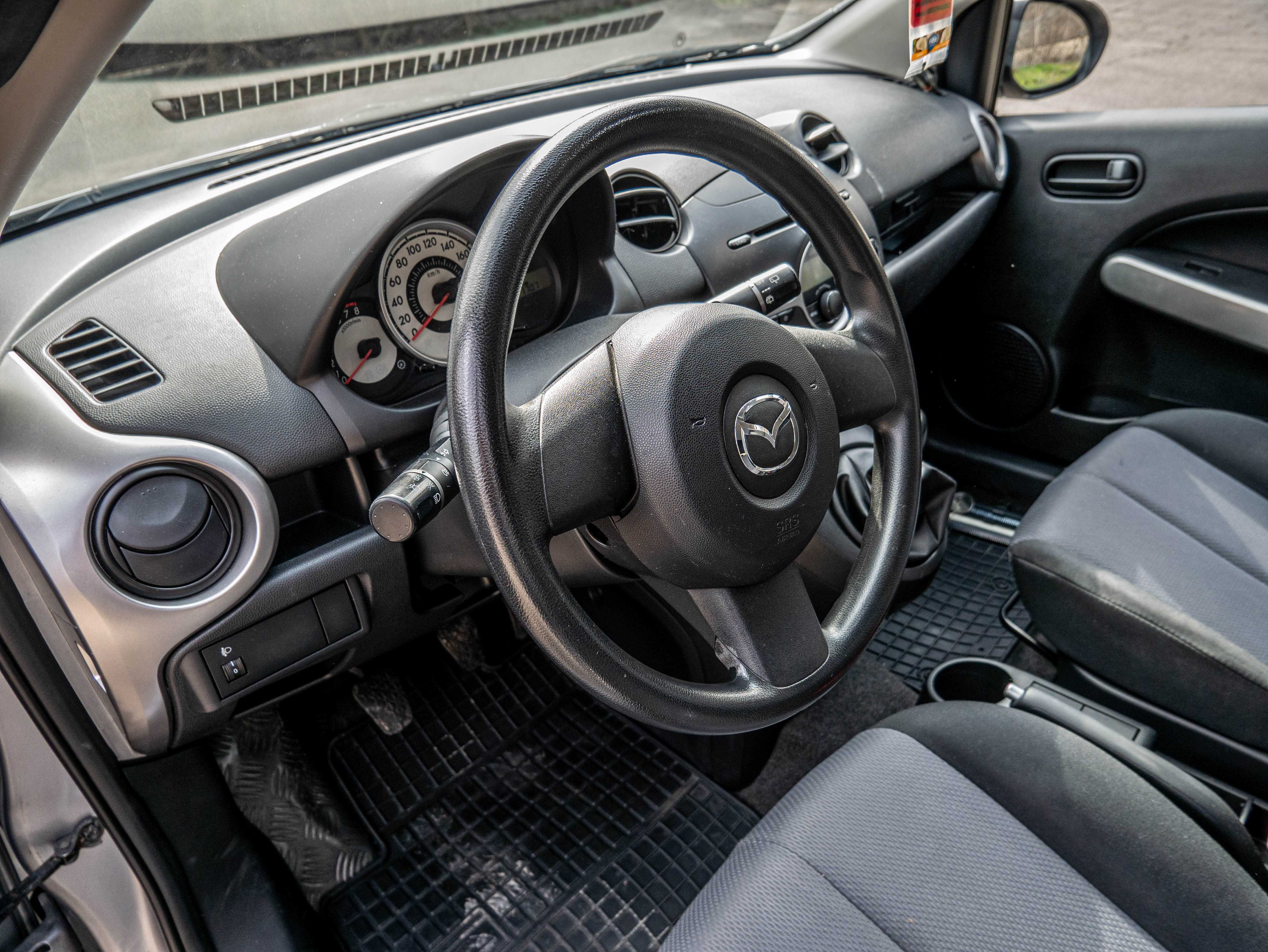 Mazda 2 1.4i (75 Hp)