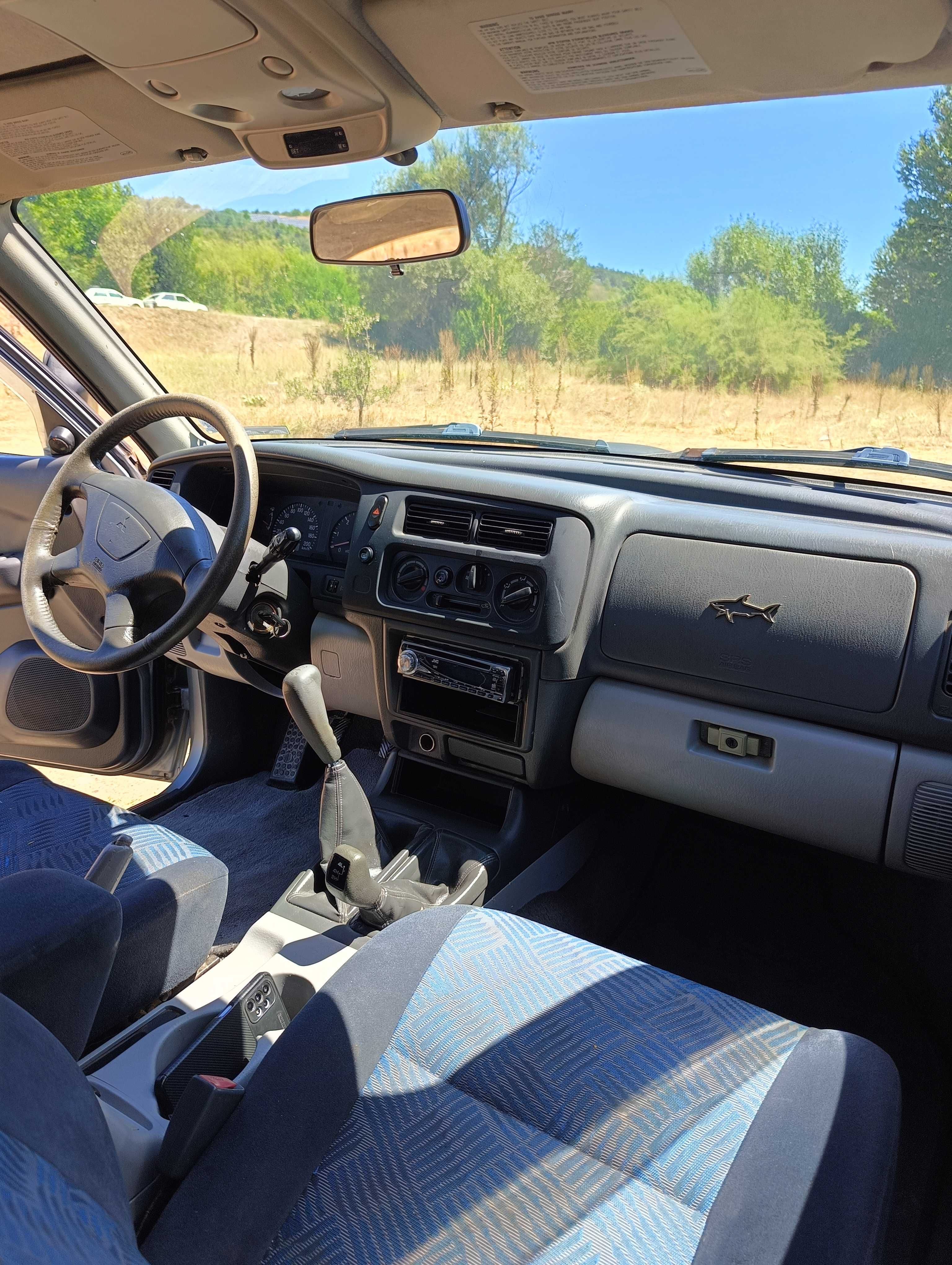 Джип Mitsubishi Pajero sport